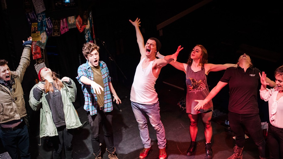 Rent backstage