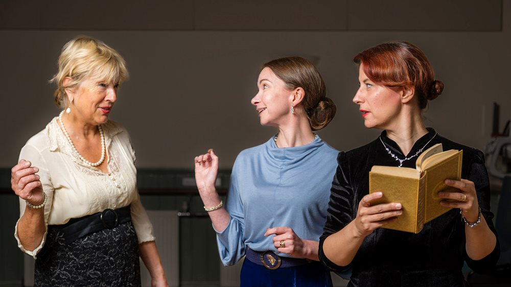 Meet Emma Vieceli as Lillian Hellman